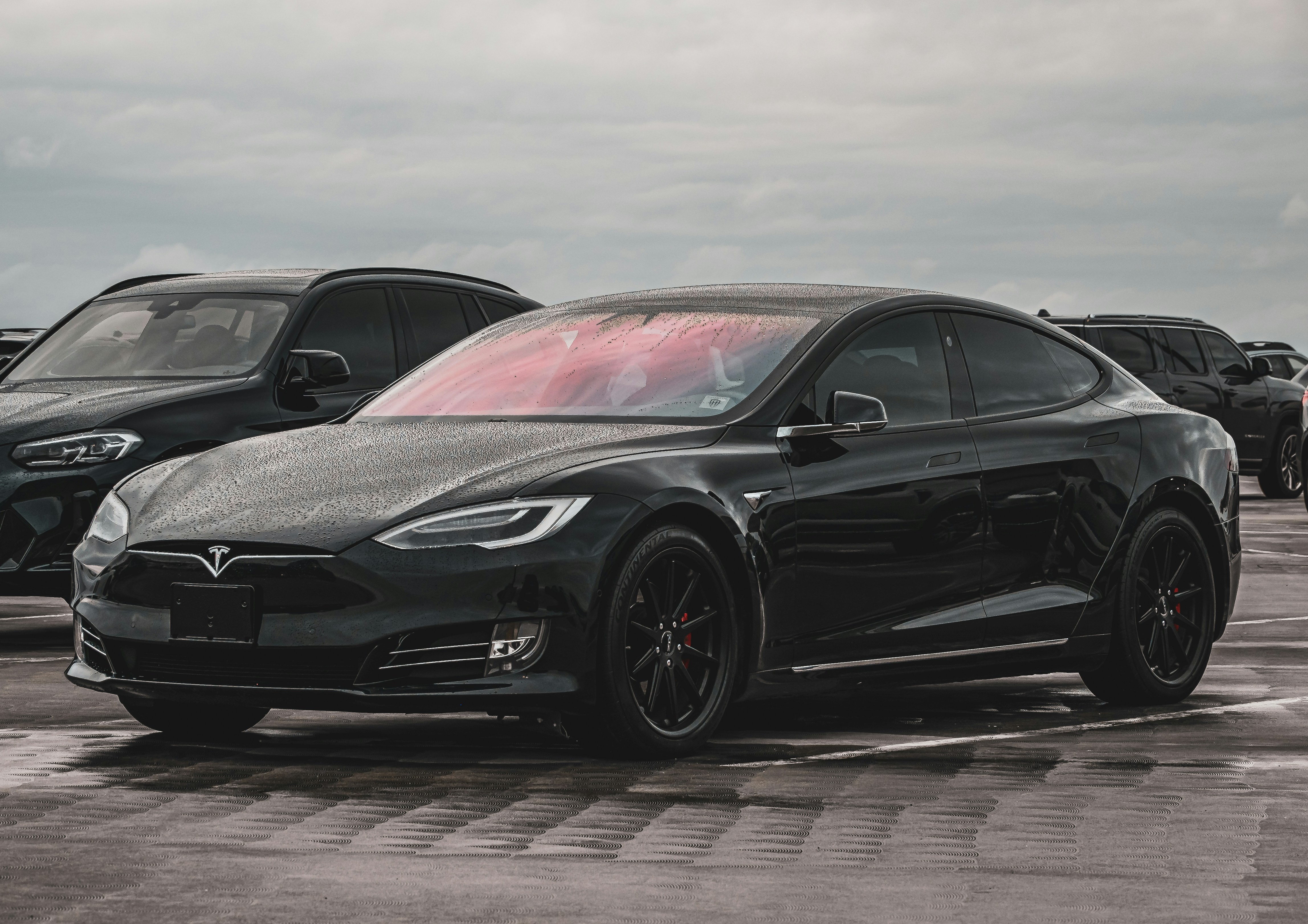 Tesla Model S - View 1
